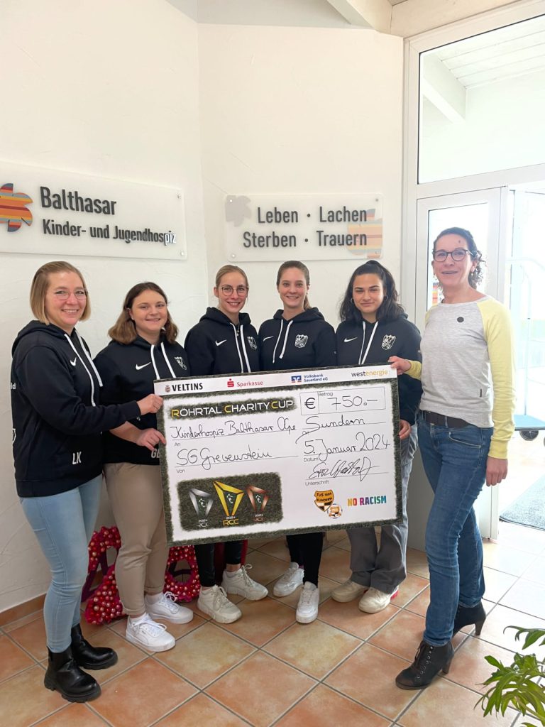 SG Grevenstein/Hellefeld-Altenhellefeld übergibt Turnierprämie an das Kinder- und Jugendhospiz Balthasar Olpe